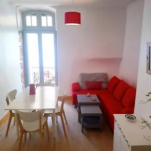 https://joli-duplex-avec-balcon-et-vue-sur-place-du-centre-historique.midi-pyreneeshotels.com